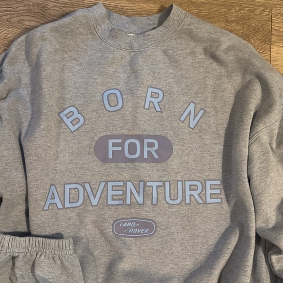 Matching Land Rover sweatsuit - Picture 2 of 6